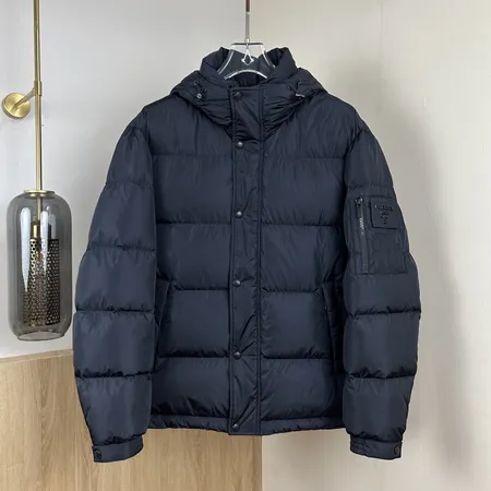 プラダ ダウンジャケット