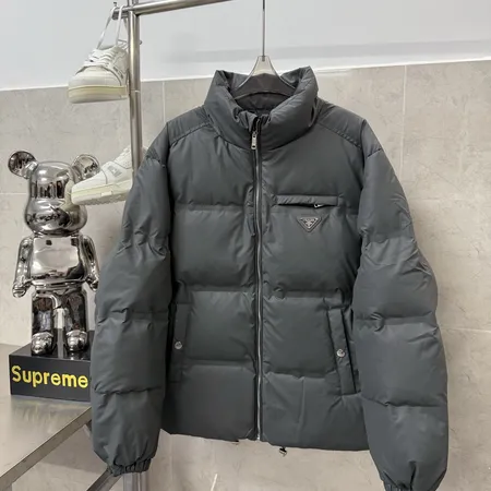プラダ ダウンジャケット