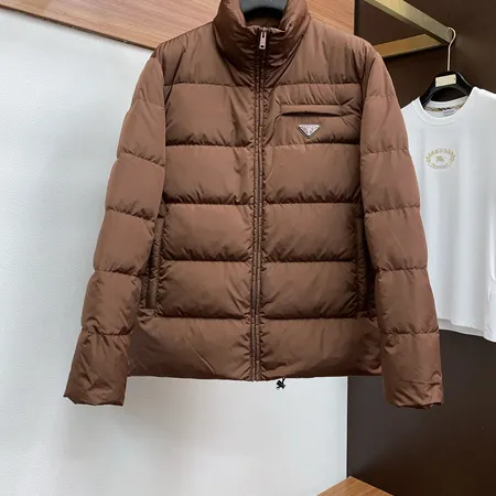 プラダ ダウンジャケット