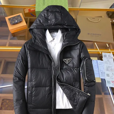プラダ ダウンジャケット