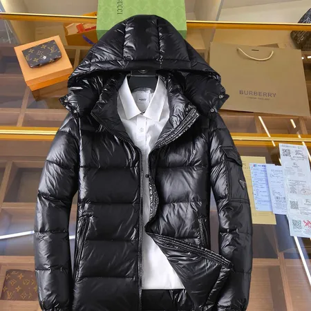 プラダ ダウンジャケット