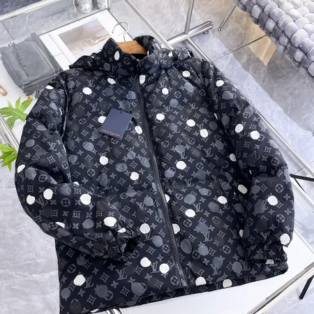 ルイヴィトン ダウンジャケット
