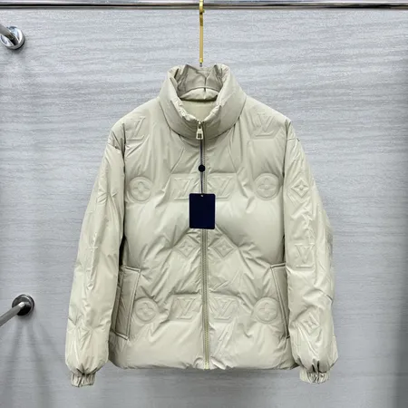 ルイヴィトン ダウンジャケット