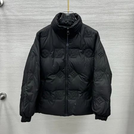 ルイヴィトン ダウンジャケット