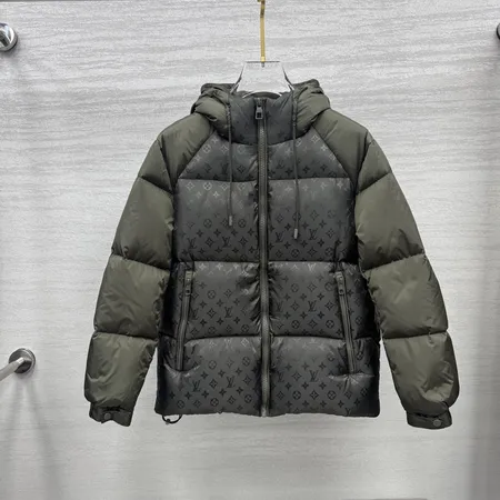 ルイヴィトン ダウンジャケット