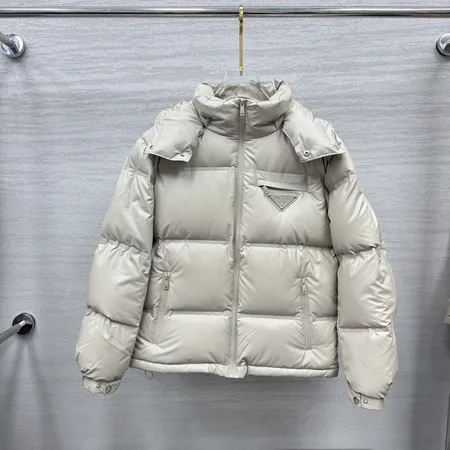 プラダ ダウンジャケット