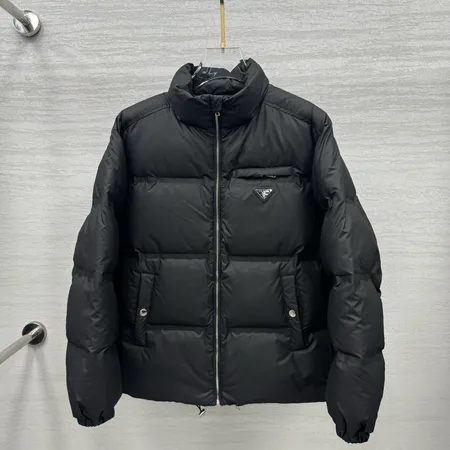 プラダ ダウンジャケット