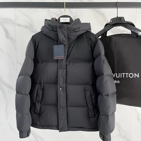 ルイヴィトン ダウンジャケット