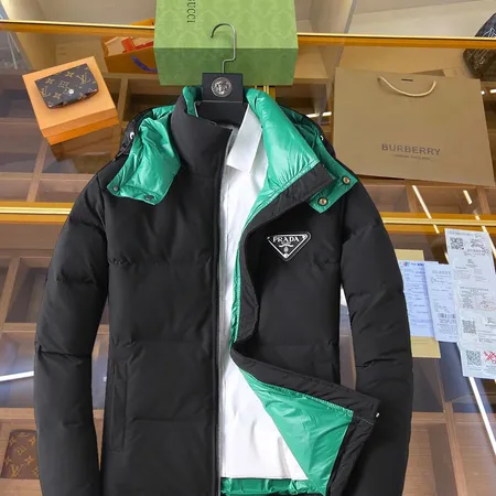 プラダ ダウンジャケット