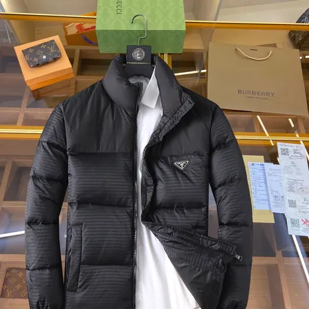 プラダ ダウンジャケット