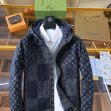 ルイヴィトン ダウンジャケット