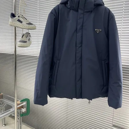 プラダ ダウンジャケット