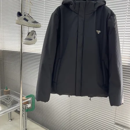 プラダ ダウンジャケット