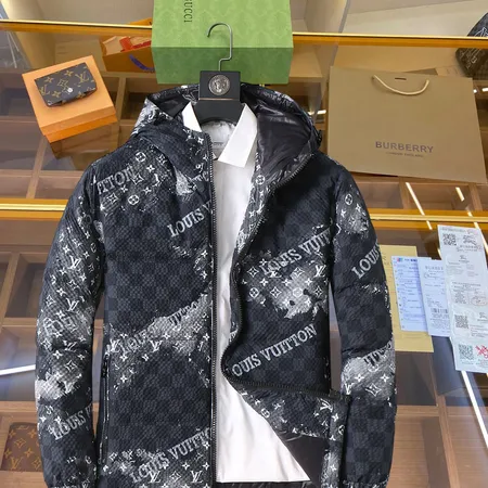 ルイヴィトン ダウンジャケット