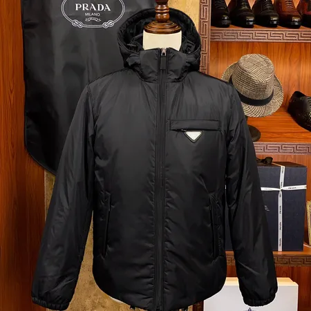 プラダ ダウンジャケット