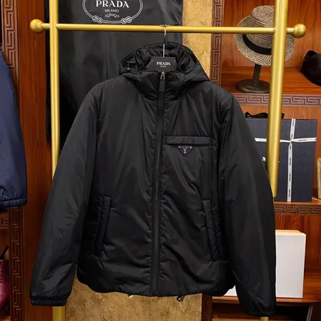 プラダ ダウンジャケット