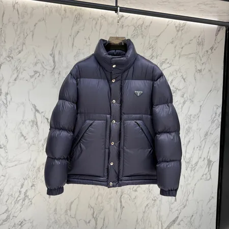 プラダ ダウンジャケット