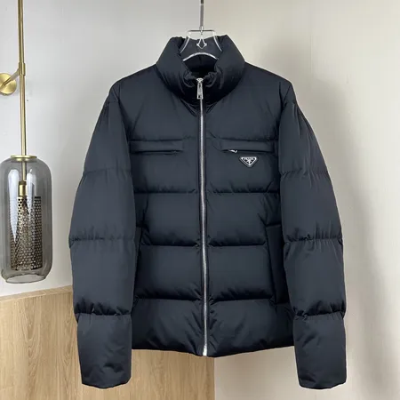プラダ ダウンジャケット