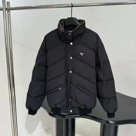 プラダ ダウンジャケット