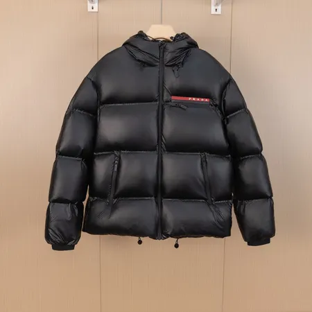 プラダ ダウンジャケット