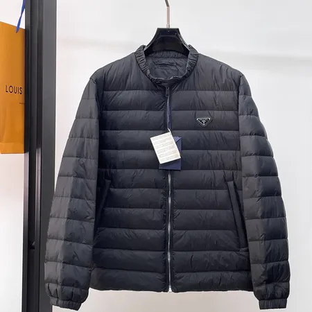 プラダ ダウンジャケット