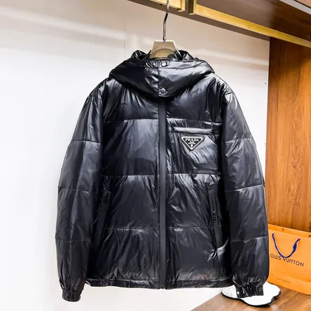 プラダ ダウンジャケット