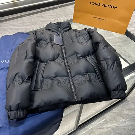 ルイヴィトン ダウンジャケット