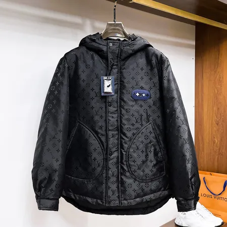 ルイヴィトン ダウンジャケット