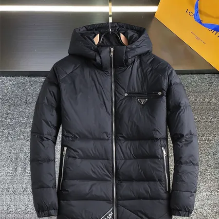 プラダ ダウンジャケット