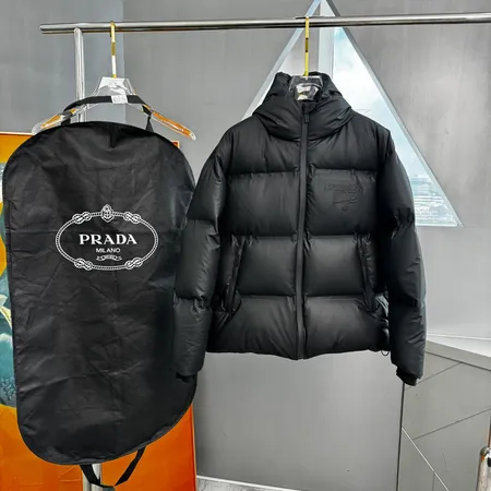 プラダ ダウンジャケット