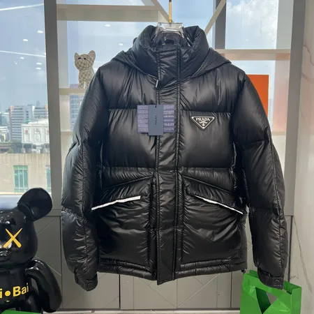 プラダ ダウンジャケット