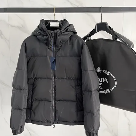 ルイヴィトン ダウンジャケット