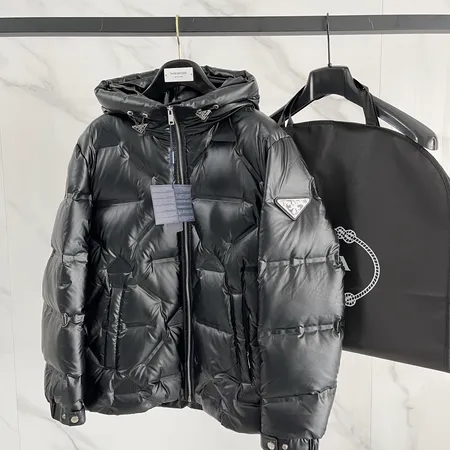 プラダ ダウンジャケット
