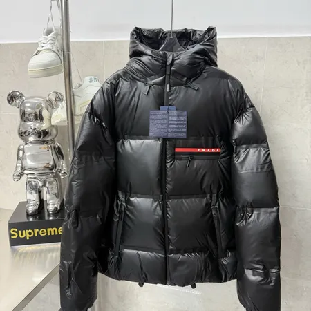 プラダ ダウンジャケット