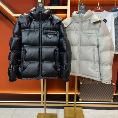 プラダ ダウンジャケット
