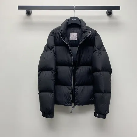 モンクレール ダウンジャケット