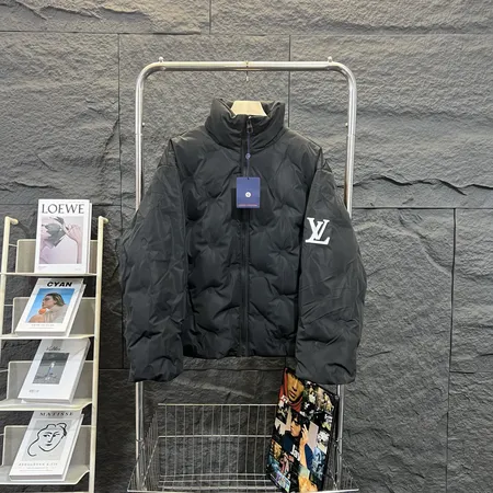 ルイヴィトン ダウンジャケット