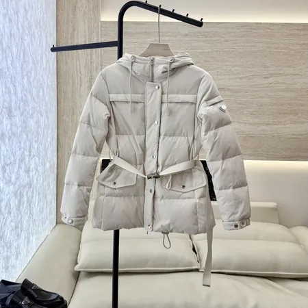 プラダ ダウンジャケット