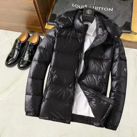 プラダ ダウンジャケット