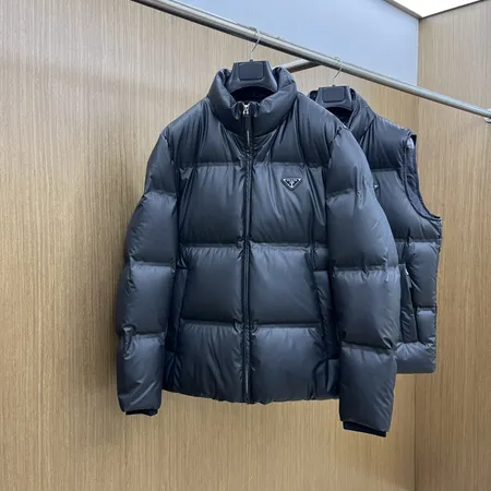 プラダ ダウンジャケット
