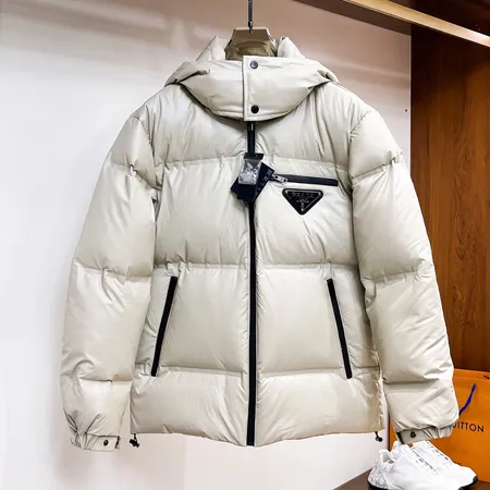 プラダ ダウンジャケット