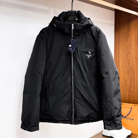 プラダ ダウンジャケット