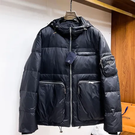 プラダ ダウンジャケット