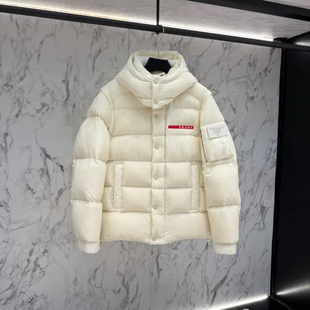 プラダ ダウンジャケット