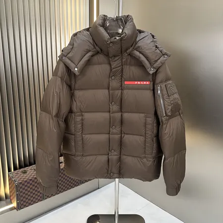 プラダ ダウンジャケット