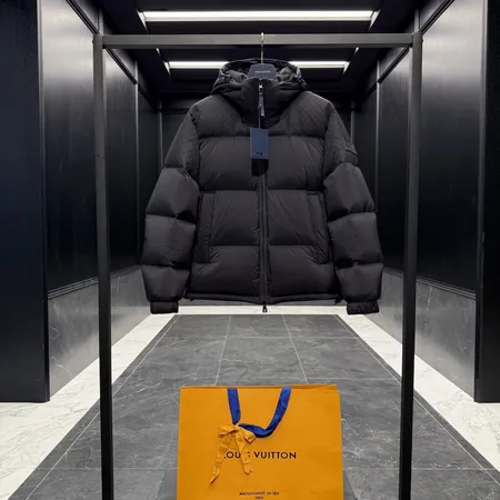 ルイヴィトン ダウンジャケット