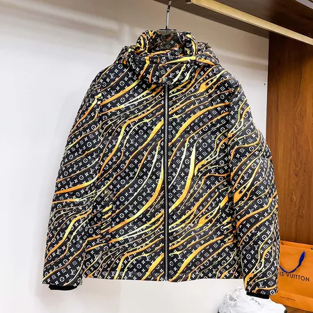 ルイヴィトン ダウンジャケット