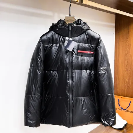 プラダ ダウンジャケット