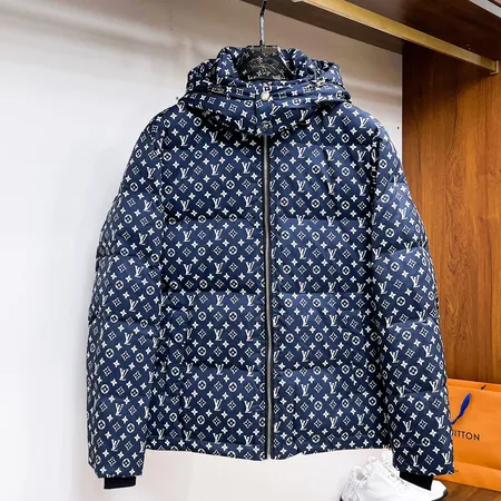 ルイヴィトン ダウンジャケット