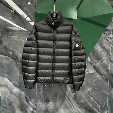 モンクレール ダウンジャケット